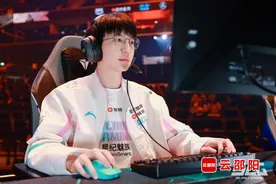 “电竞薛之谦”是个邵阳伢子，17岁参加电竞试训，曾代表中国队亚运会摘铜图片