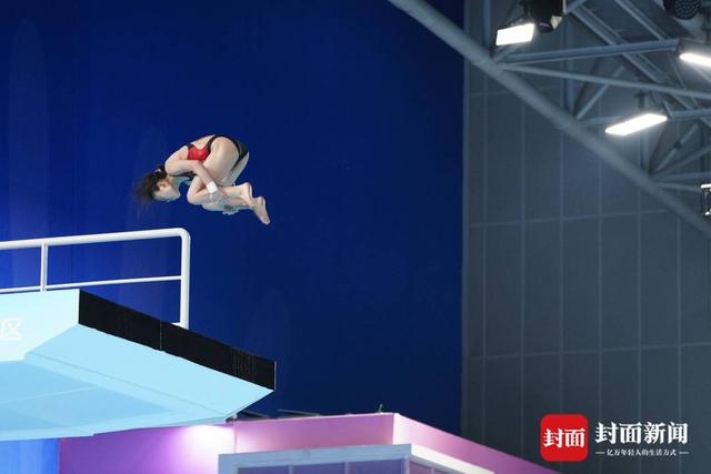 十五运女子团体10米跳台，四川代表队选手获第二名、第四名