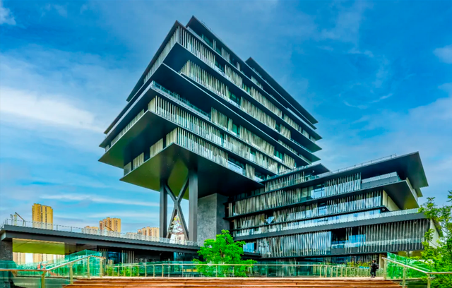 2025上海书展倒计时！先到这些“火出圈”的实体书店品味书香长三角吧~