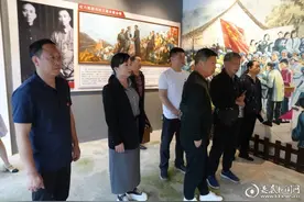 传承红色基因 不忘初心使命——娄底一中第七支部开展主题党日活动图片