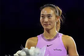 年终总决赛亚军，郑钦文最好的赛季这样炼成图片