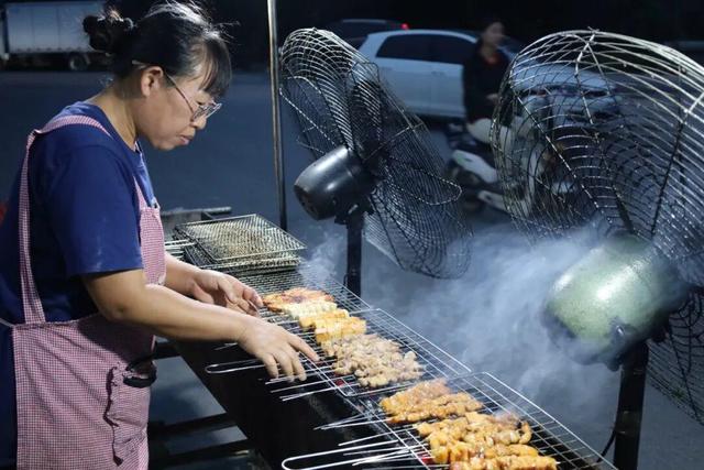 魏集古镇“美食漫游记”：从清晨第一口汤汁到深夜最后一朵炉火