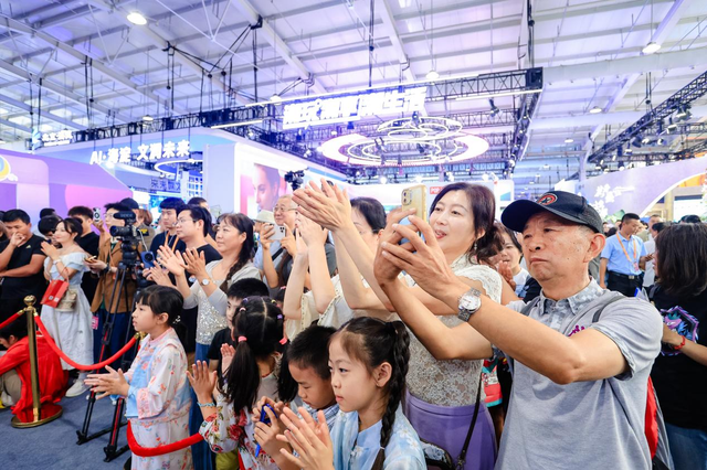 十年“炫彩”织就文明纽带 第十届“炫彩世界”文化展示交流活动圆满收官