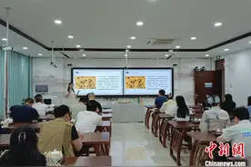 海外华文新媒体高级人才研修班在广西南宁举办图片