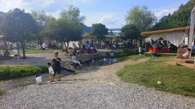 【走进21℃的城市·漫游安顺】避暑消夏，普定劲吹“露营风”