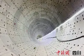 成都轨道交通17号线二期工程全线洞通图片