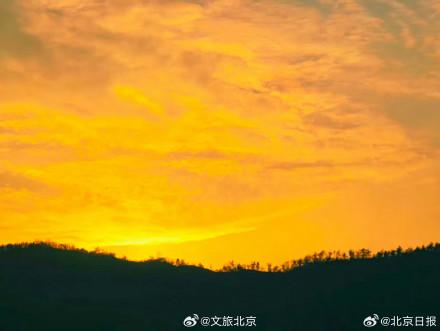 美好！北京晚霞就是甜蜜的颜色
