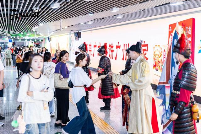 明朝武士巡游步行街 带你提前感受天心阁首届明月戎装节|湘约国庆②