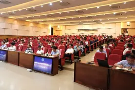 校地企共建 重庆打出现代产业学院建设“组合拳”图片