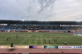 补时绝杀！青岛红狮取得中甲首球首胜，主教练赛后激动落泪图片