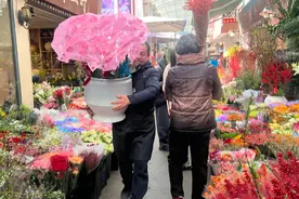 民生调查｜节前花市“年味”飘！千亿级的鲜花消费，能否成为“新年俗”？图片