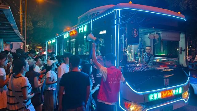 贵阳热门景点公交乘车攻略，带你get正宗夜生活~