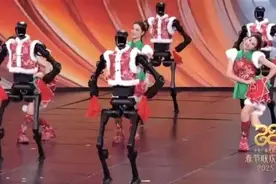 机器人到底是怎么转手绢的？AI算法＋胶带黑布图片