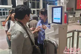 兰州局集团公司：“点对点”服务枸杞采摘务工人员顺利返乡图片