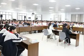 【启明法学课堂】 法槌声里的成长课！校园霸凌模拟法庭让法治教育“活”起来图片