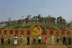 陇川：创新“民族节庆+”唱响民族团结主旋律图片