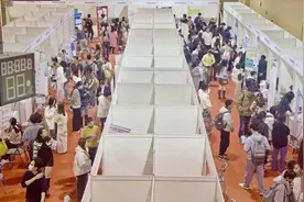 多家医院企业走进上海这家医学院吸纳医学人才，重庆市卫健委还组团来招聘……图片