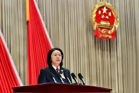江莉当选福州市人民检察院检察长（附简历）图片