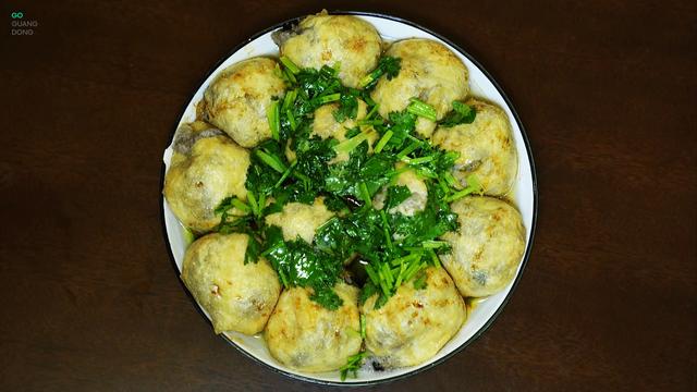 跟着非遗传承人漫步珠玑古巷，探寻广府文化