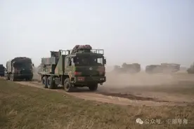 练练练！空军地导兵开启野外驻训模式！图片