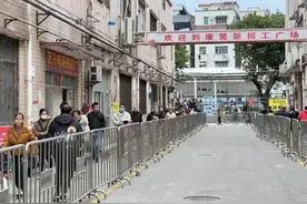 直击广州“制衣村”招工潮：老板列队招工，开出700元日薪图片