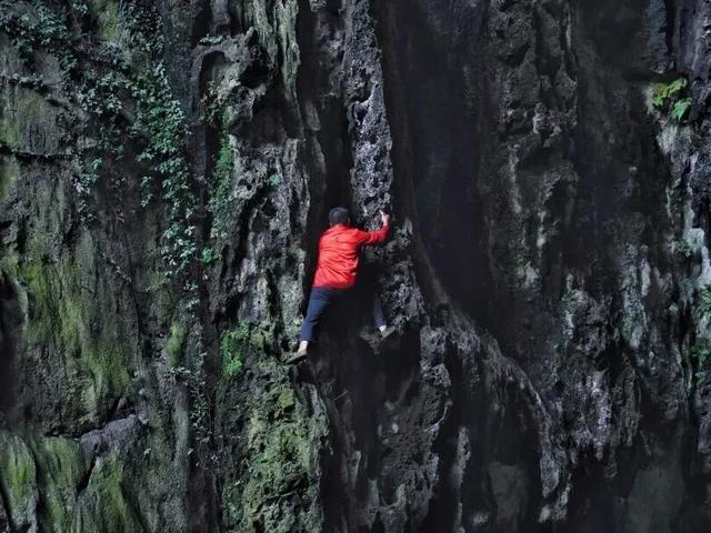 紫云格凸河景区：国庆假期人气旺 自然奇观与民族风情引客来