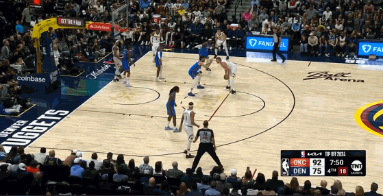 约基奇空砍NBA新赛季首个三双，掘金不敌雷霆图片