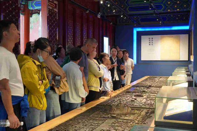 长假收尾，北京市属公园迎客461万余人，秋花展将持续