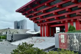“文旅体商展”深度融合，激活假日消费新动能！国庆七天浦东地区共接待游客596.79万人次图片