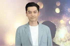 胡歌罕见谈女儿：电视剧里都是假的，剪脐带时手都在抖图片