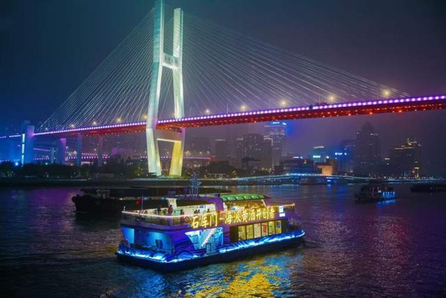 在黄浦江苏州河听周杰伦经典、看西岸璀璨灯光，中秋国庆假期一大波主题航班上新，票价不变