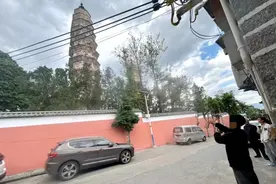 无人机穿越千年古塔时“炸机”，处理结果来了图片