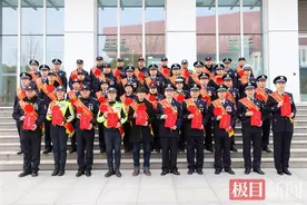 喜讯！黄陂公安冯俊青、汪蕾荣获2023年度“武汉最美基层民警、辅警”荣誉称号图片