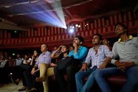 因电影开场前广告时间过长，印度一男子起诉影院胜诉图片