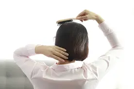 年纪轻轻就秃了？跟着中医这样做，头发乌黑又茂密图片