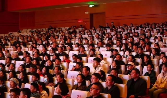 环县国庆假期第三天人气“爆棚” 超8万游客共赴文旅盛宴
