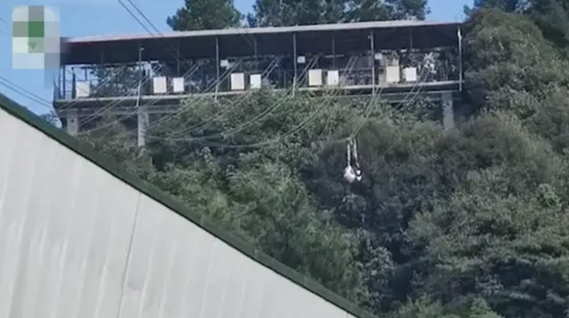 5A景区索道突发故障，游客被困半空中！