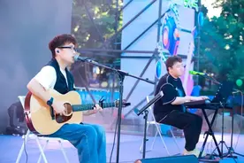静巴青少年“手拉手”舞动公益音乐会图片