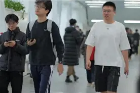 哈工大学生上课像登机，暖廊工程真是暖心图片