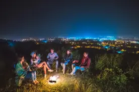 风险不小的“夜爬”，怎么就流行起来了？图片