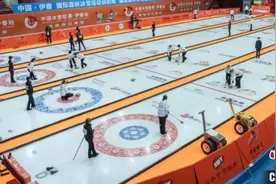 中国冰壶联赛伊春站开赛 全国190名运动员参赛图片