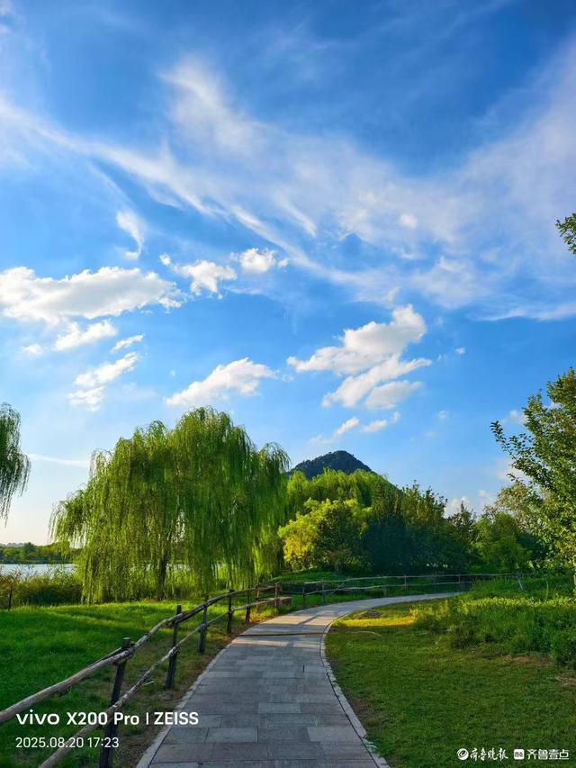 行摄华山——白云飘飘华山蓝