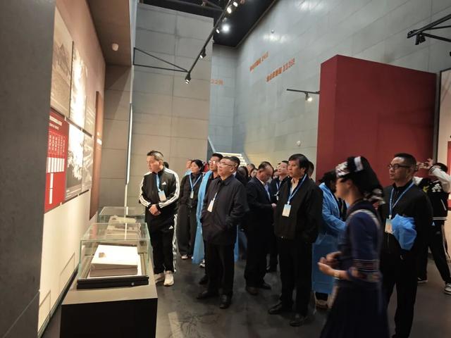 红色、生态、文化！这场龙山深度行，让嘉宾考察团“心动”了