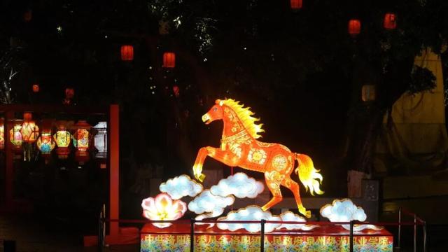 泉州台商投资区：持续8天！全市唯一大型水上座灯演绎“千帆竞发”