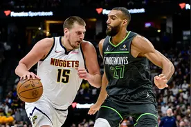 约基奇生涯之夜61+10+10 刷新NBA历史三双最高分纪录图片