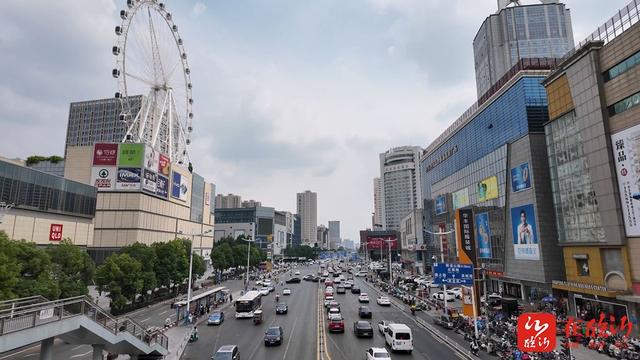 读城记丨解放路：一条商业路，走过我走过你