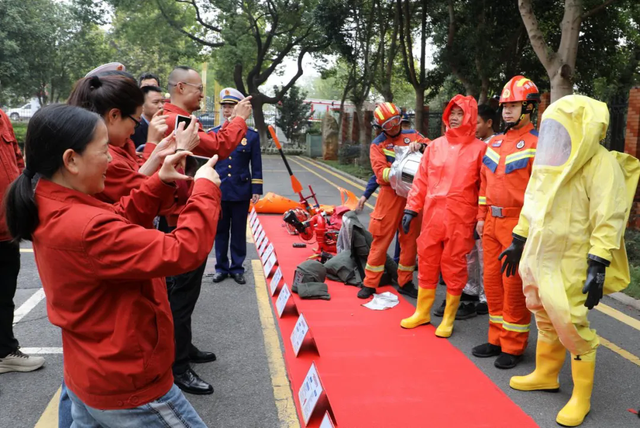 直播预告 | 武陵仙境·火患无踪！25日18时，“火焰蓝” 带你漫游武陵源千古情景区，解锁景区消防全攻略