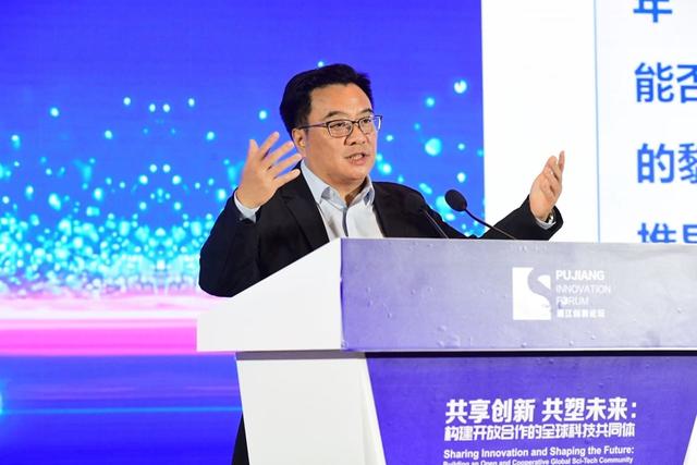 周伯文提出AI4S六问：AI拓展知识边界，但探索的罗盘始终由人心来指引