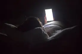 凌晨睡，中午起！杭州爸妈愁坏：孩子作息全乱了图片