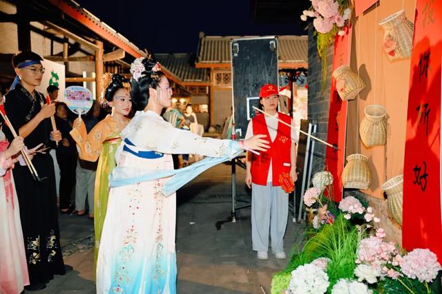 【团团严选】川渝一家亲—— 这场古风交友带你邂逅中式浪漫→